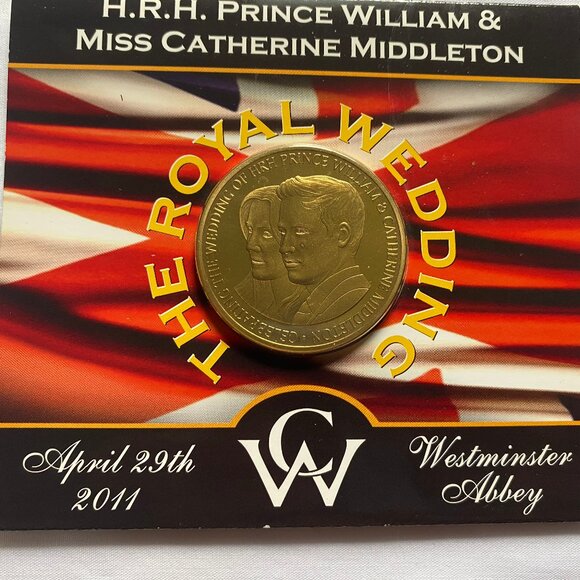Royal Wedding Commemorating Marriage of Prince William & Kate Gold Color Coin - Picture 1 of 6